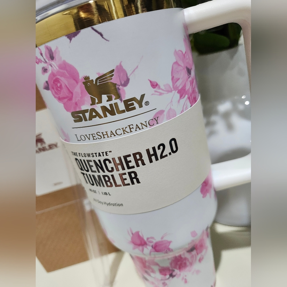 Stanley LoveShackFancy Quencher H2.0 Tumbler - Ribbon Rosa 40oz - Picture 3 of 5